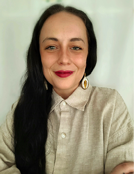 Headshot of Viktória Belle (Elle, iel)